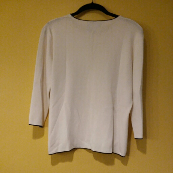 Finity Studio Top - Picture 2 of 4